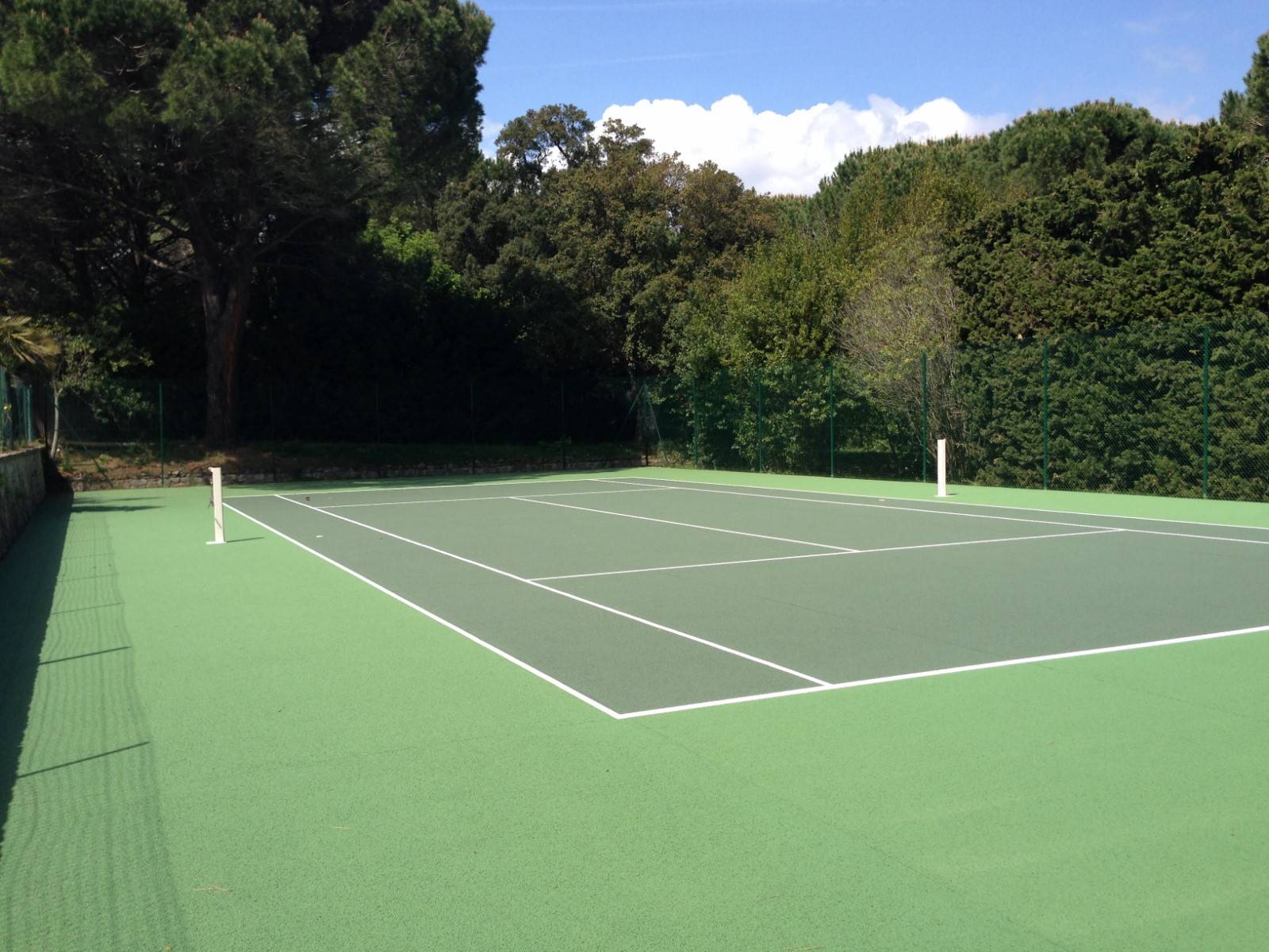 Entretien et rénovation de court de tennis à Toulon Var 83