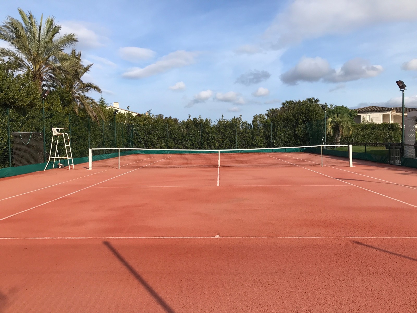Entretien et rénovation de court de tennis à Nice dans les Alpes-Maritimes